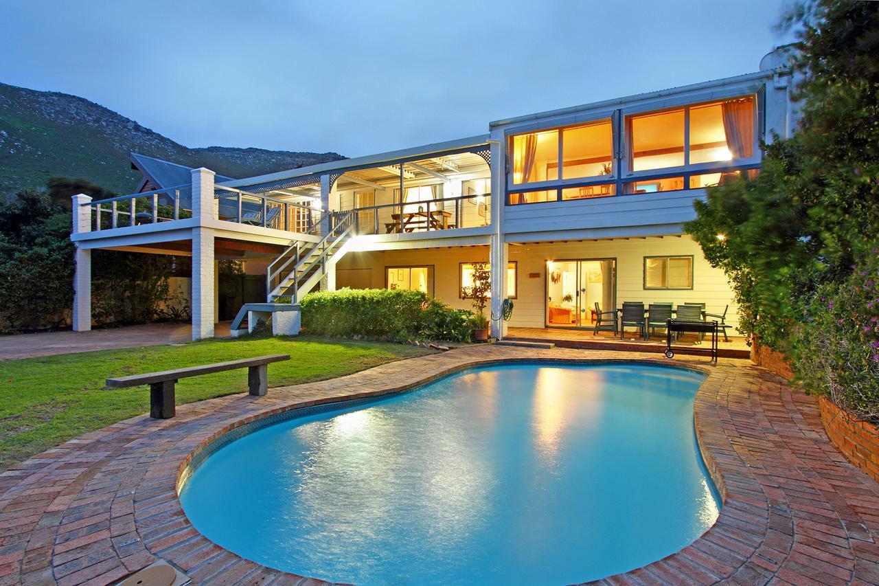 סקרבורו Atlantic Dream Beachfront Villa מראה חיצוני תמונה